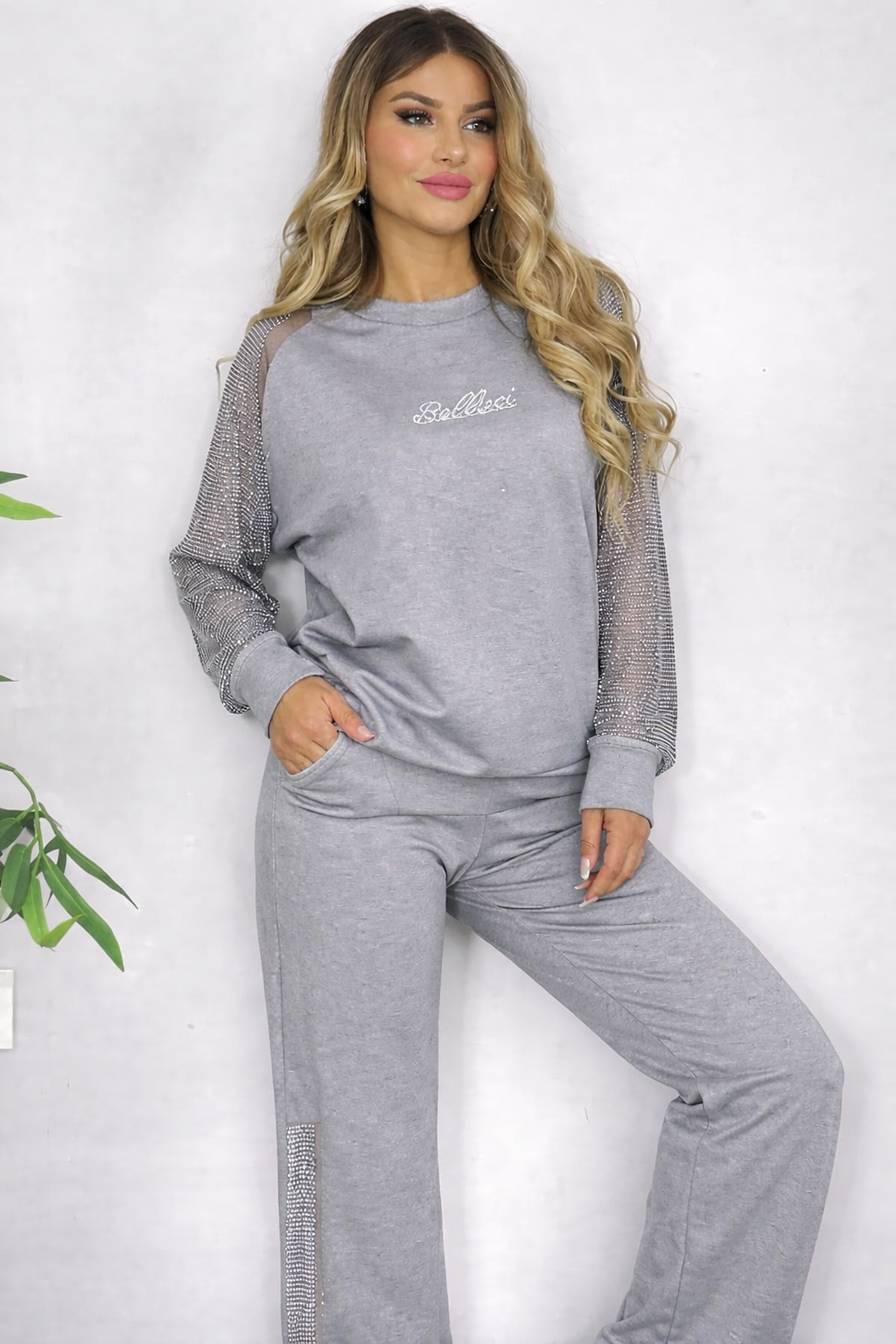 Fashionable solid color two-piece set