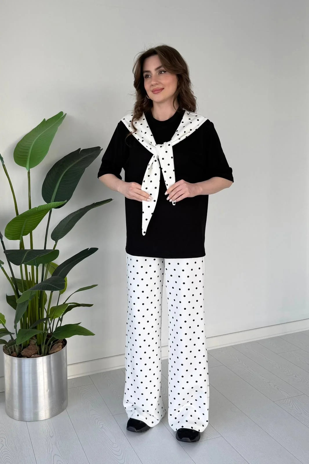 Shoulder Tie Polka Dot Suit